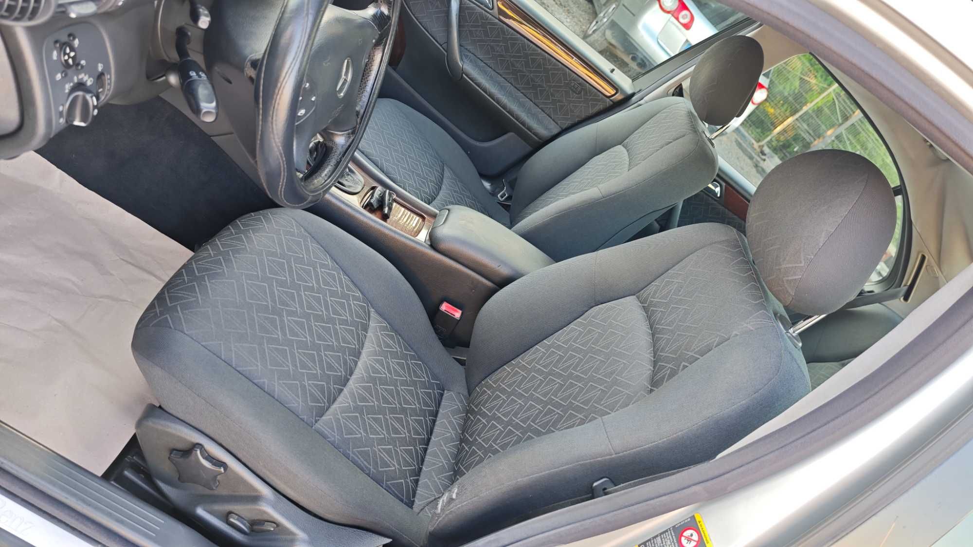 Всичко Платено/Напълно Обслужен Mercedes C270