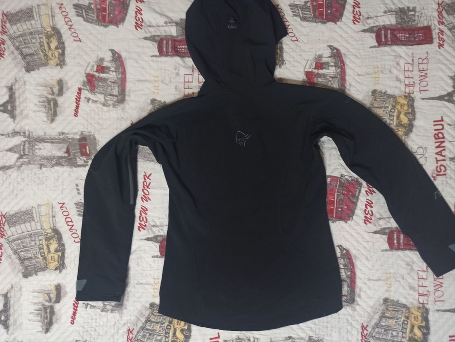 Norrona дамско яке М