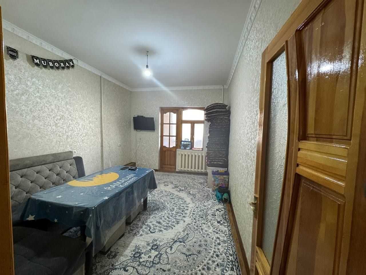 3-к квартира, 77 м² 3/5 эт. на Юнусабадском районе 19-й кв (J2440)