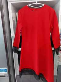 Червена асиметрична рокля