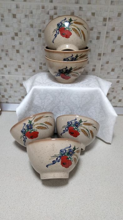 Castroane ceramica cu maci