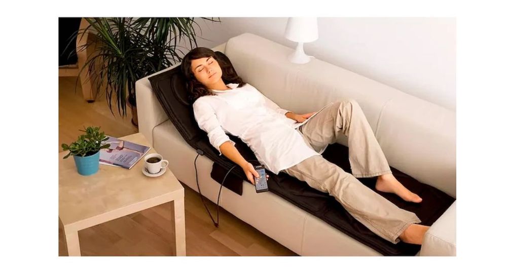 Вибриращ и загряващ масажен матрак Jocca, Commodore, Черен