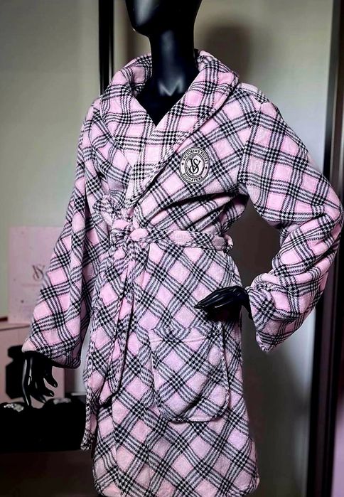 Женские пижамы и халаты от Victoria's Secret