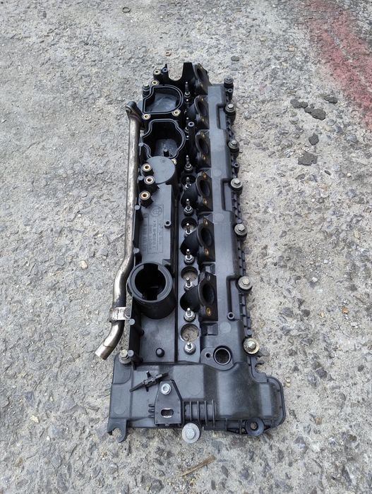 Капак клапани за BMW e60 e61 535d 272hp 3.5D