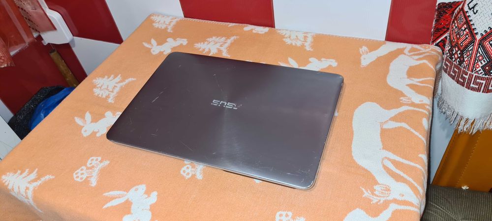 ASUS i7 cu 8 gb ram = 500 lei