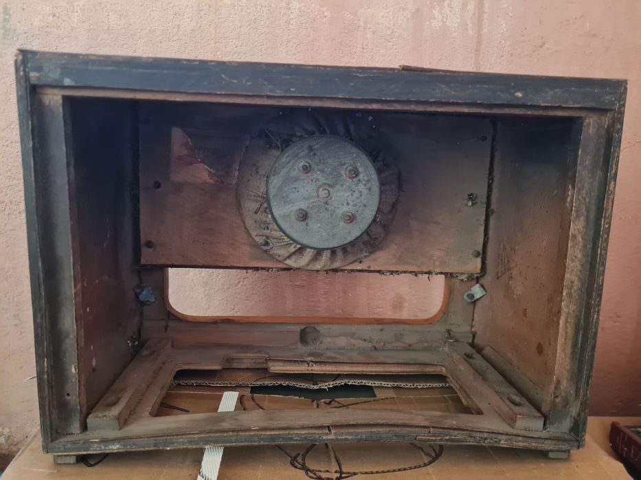 Carcasa radio romanesc Romanta, comunism