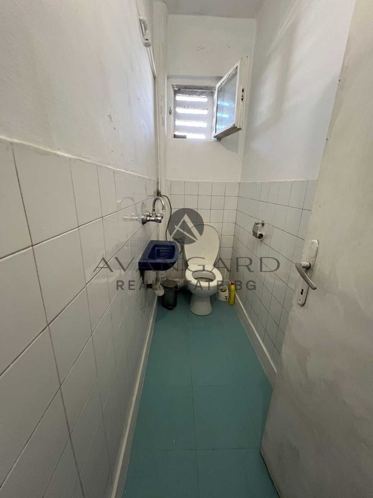 Продава се Тристаен апартамент в Пловдив, Кючук Париж - 116 кв.м за 1466 €/кв.м - Снимка #8