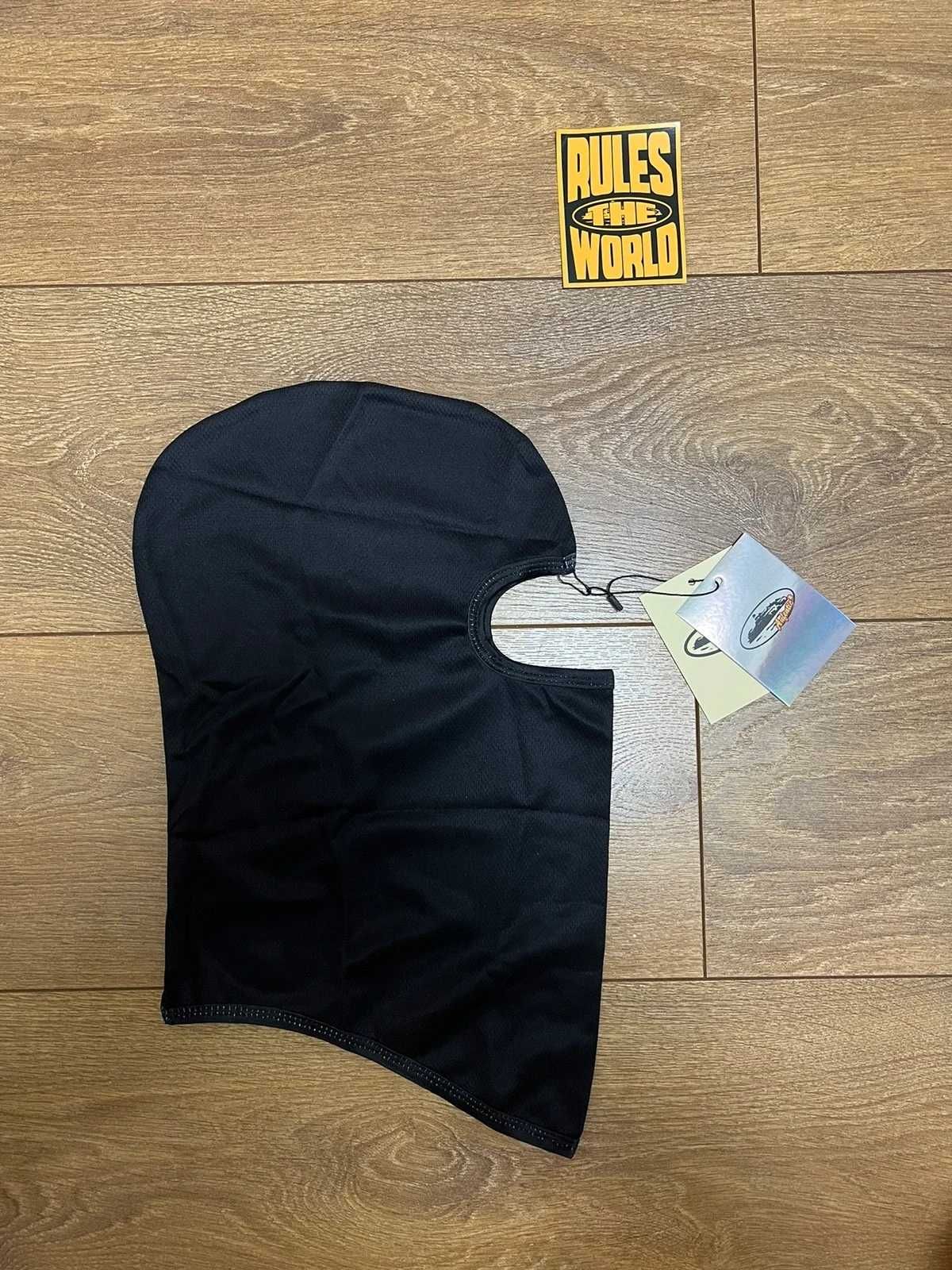 Cagula CORTEIZ skimask rosu/negru  ( NU YEEZY, NIKE, BAPE, trapstar )