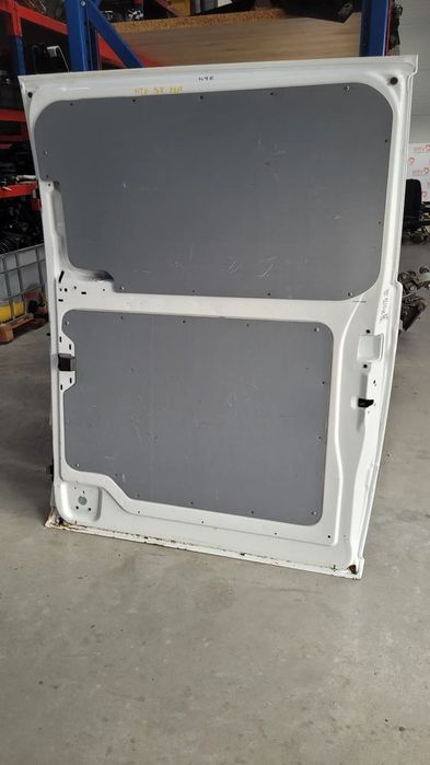 Usa culisanta stanga / dreapta model cu tabla pentru Mercedes Vito W63