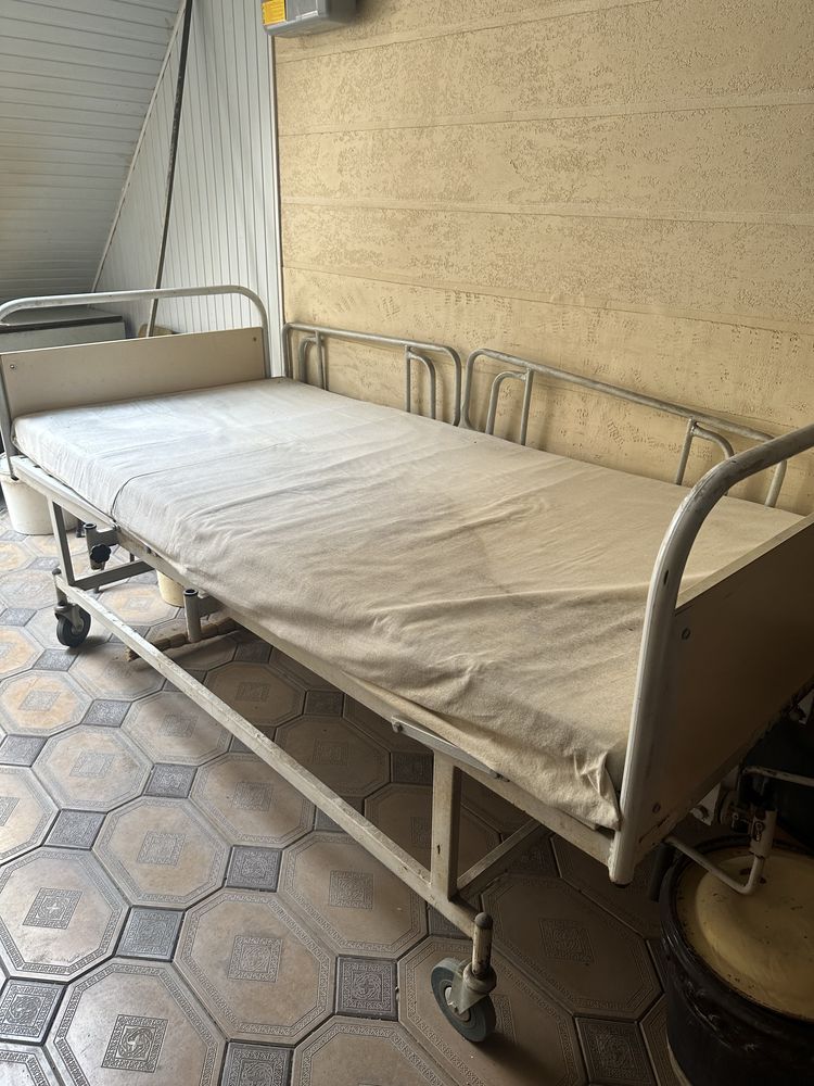 Инвалидная кровать