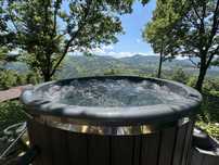 Cabana cu ciubar Jacuzzi la  Muntele Rece