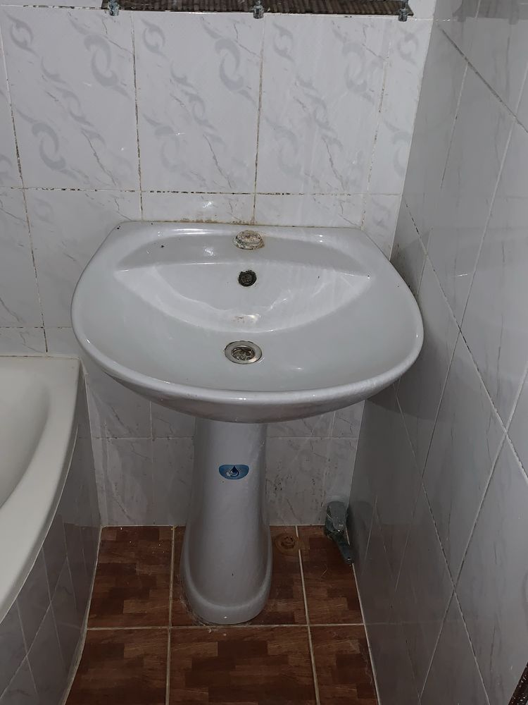 Sotiladi narxini kelishamiz uzilar kelib olib ketasilar