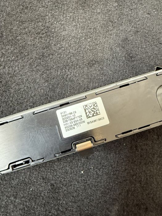 Panou radio butoane multimedia avarie BMW G05 G06 G07 G09 LCI