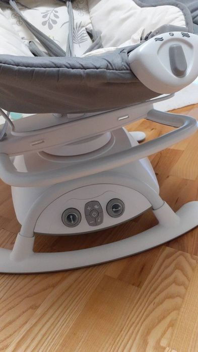 Leagan si balansoar rotativ JOIE bebelusi Sansa