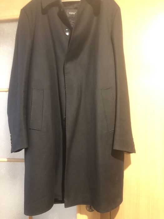 Костюм брючный, дубленка детская, мужское пальто утепленное