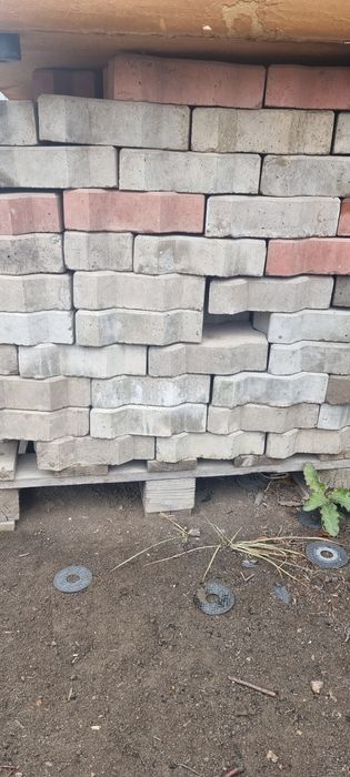 Продаеться брусчатка