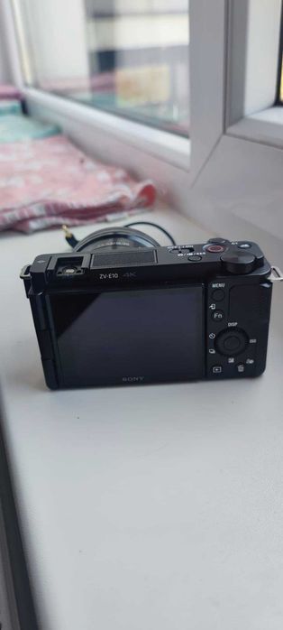 Mirrorless SONY Alpha ZV-E10, 24.2MP, 4K, + Obiectiv 16-50mm