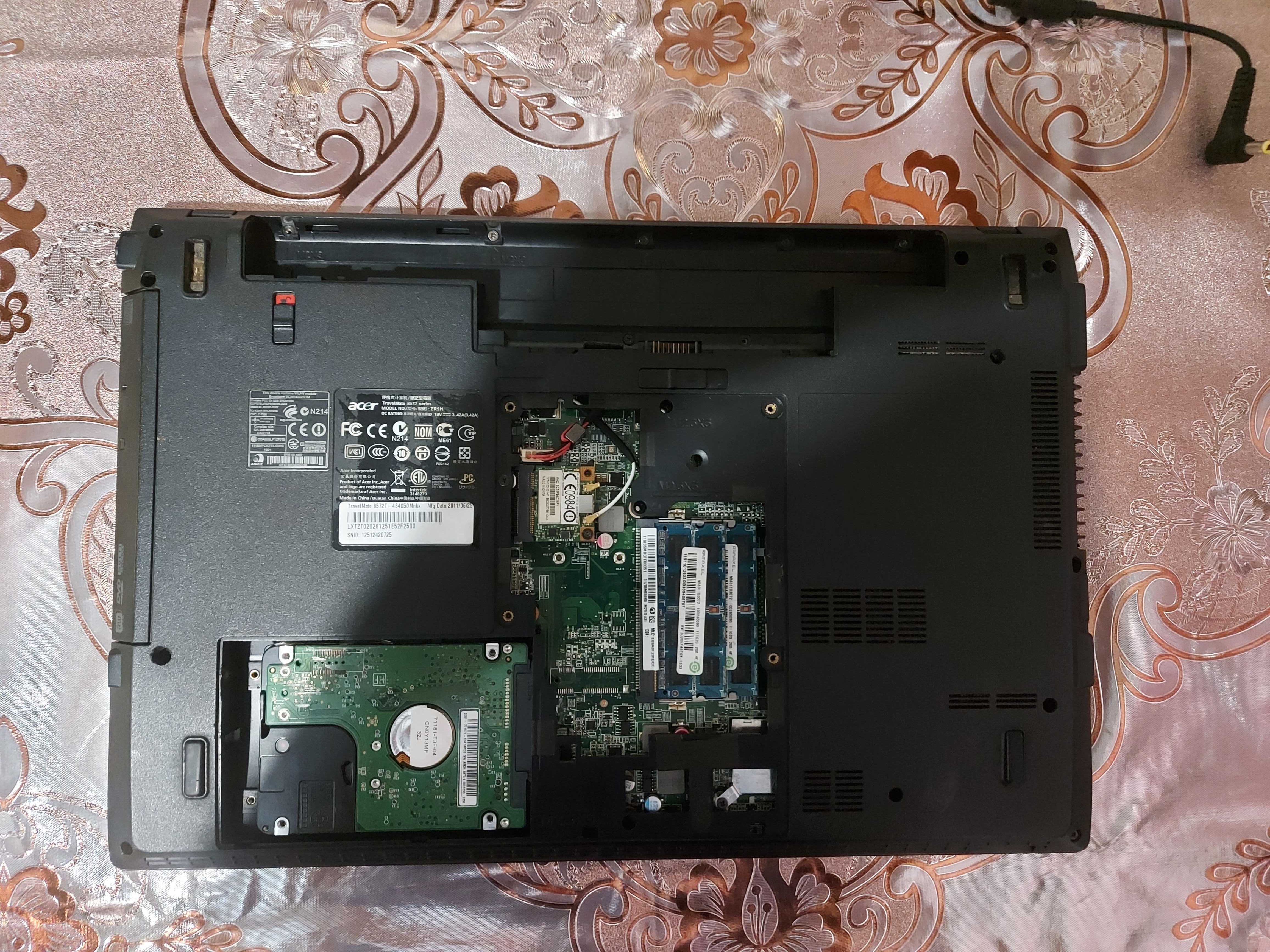 Продам ноутбук (i5, DDR3 4гб, HDD 320гб).