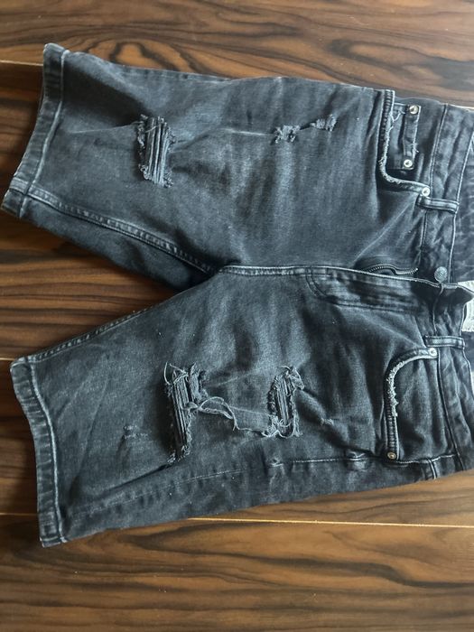 Vand blugi vara Bershka numar 38 impecabili