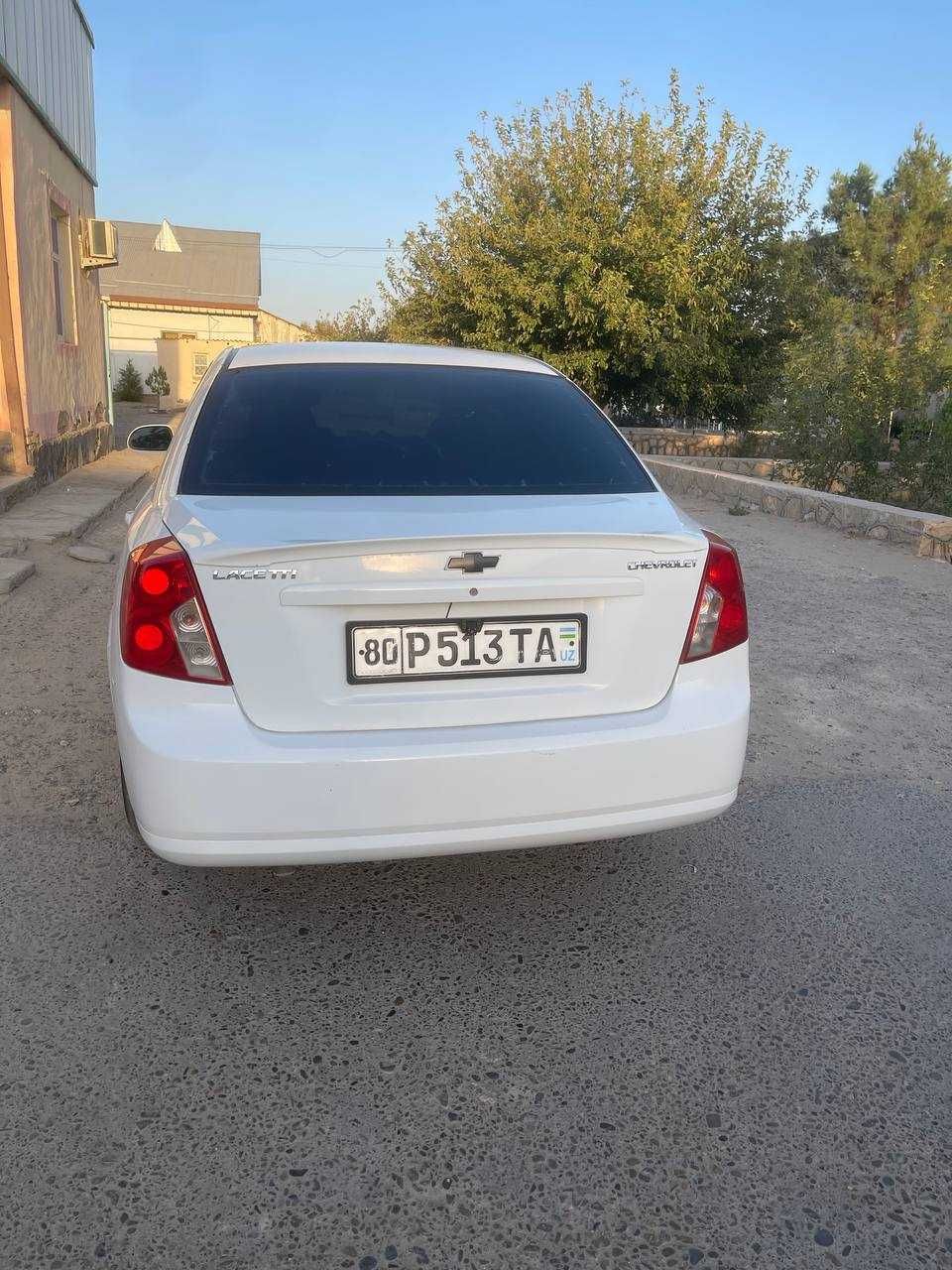 Lasetti 1.8 2011