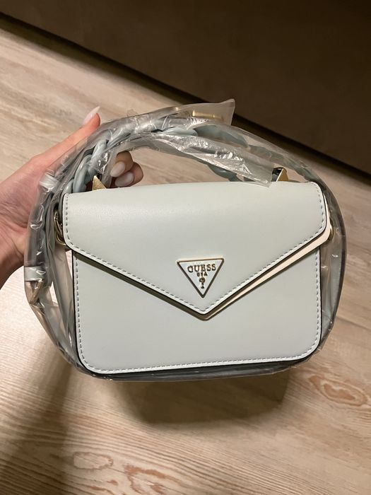 Дамска чанта Guess