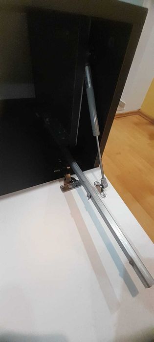 comoda TV                                                   ,