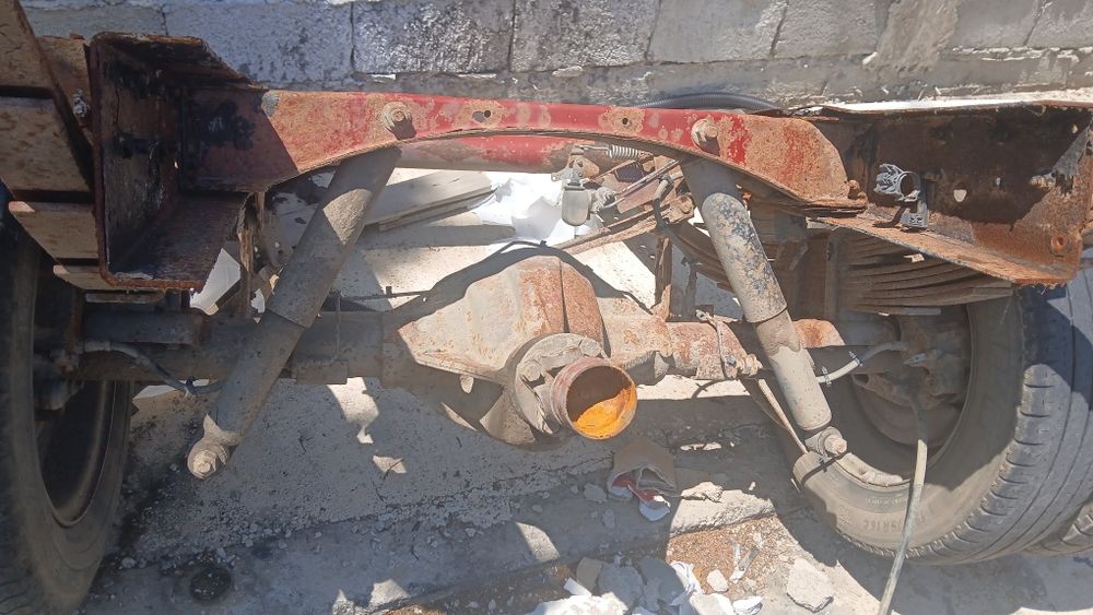 Vind motor 3,0 ,cabină, punte spate,bena ,lift totul de iveco