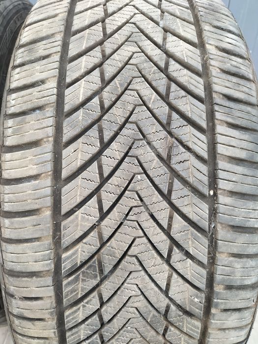 2бр. Всесезонни гуми 18 цола 245/40/18 Tracmax