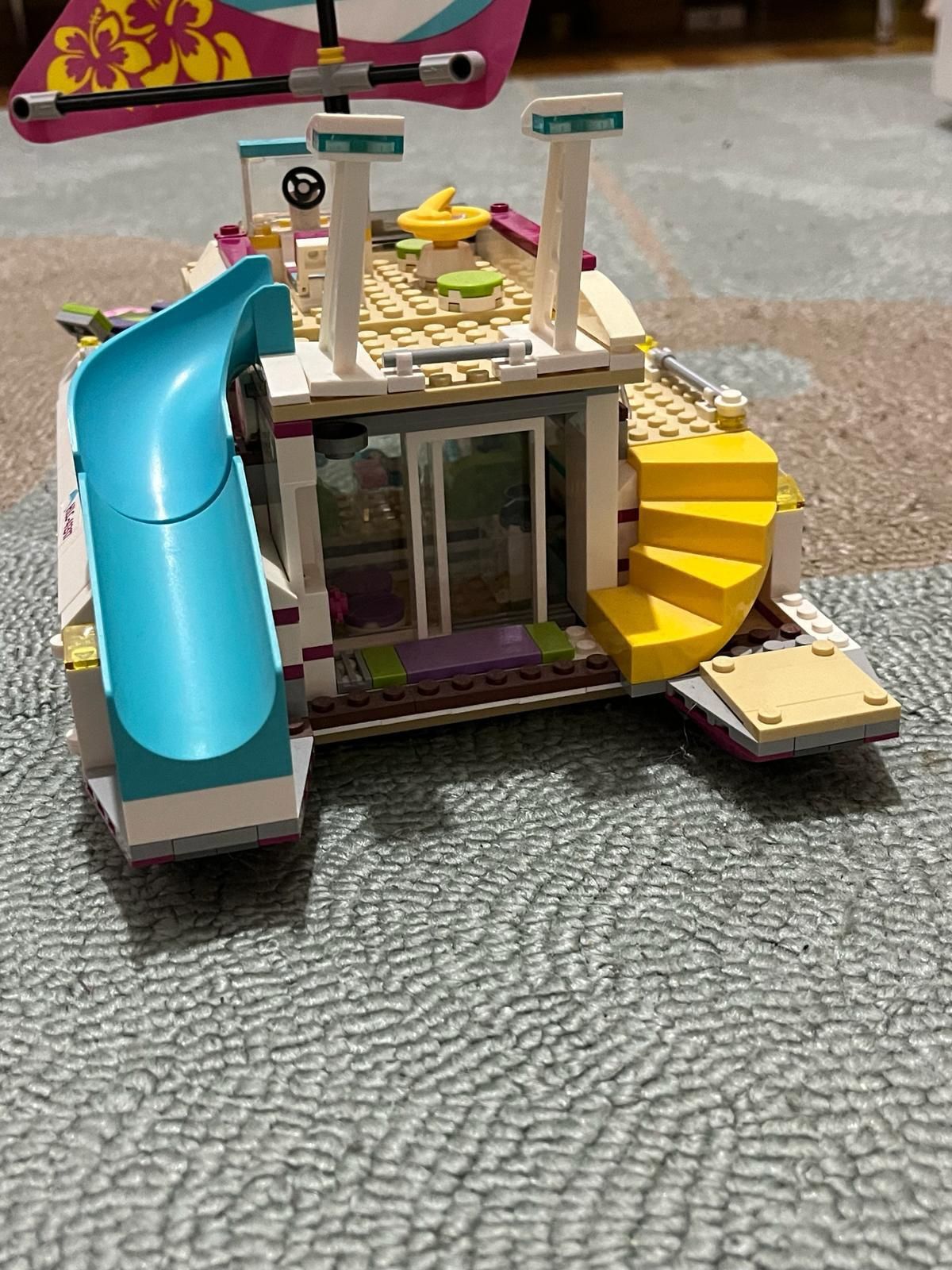 LEGO® Friends Croaziera insorita pe Catamaran 41317