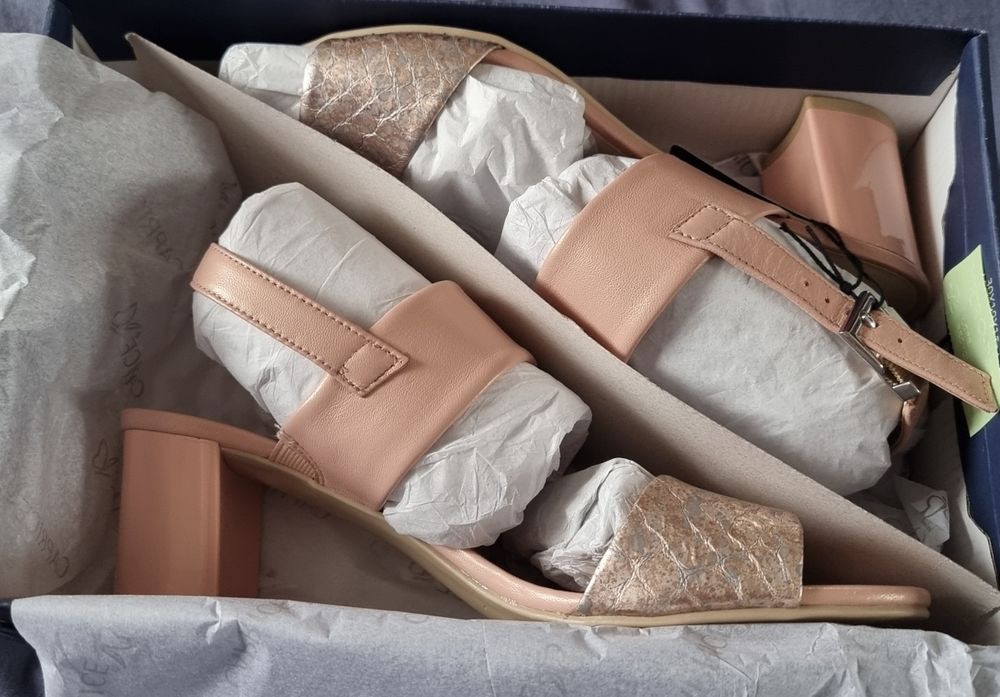 Caprice нови кожени сандали