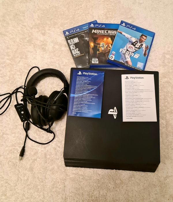Продам PS4 Pro 1TB + игры + HyperX Cloud 2

Продам PlayStation 4 Pro н