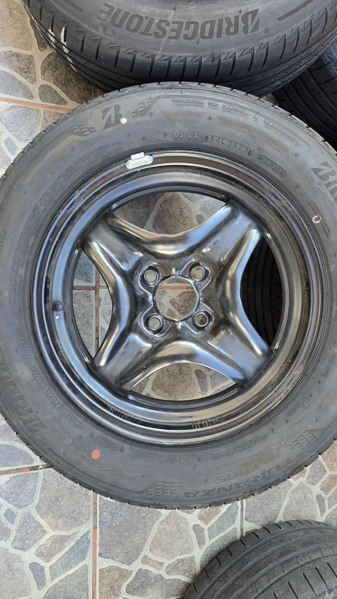 Roti structurate Dacia Anvelope vara 185 65 r15 logan sandero