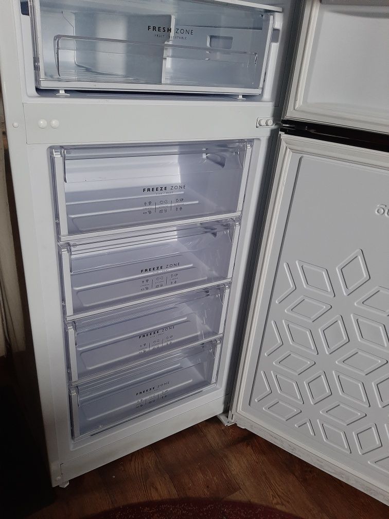 Продам холодильник Бирюса 840NF белый