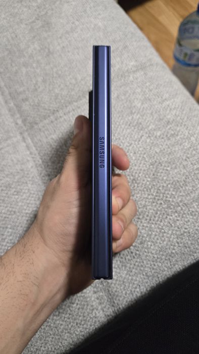 Samsung Fold 6 256gb Navy - 1700 лв.