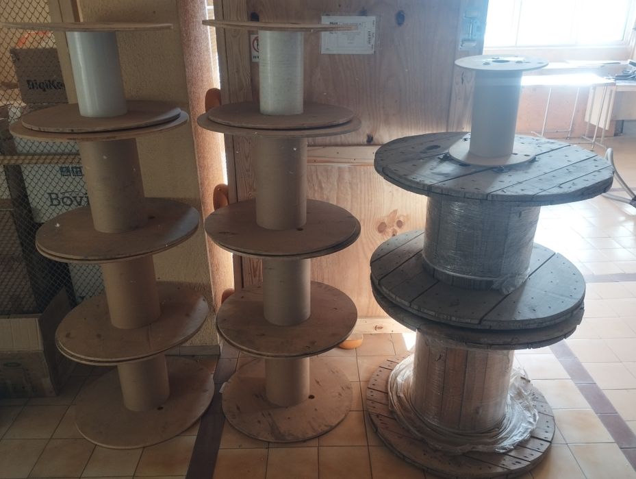 Подарявам празни макари от кабел