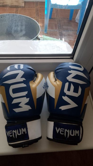 Продам боксёрские перчатки