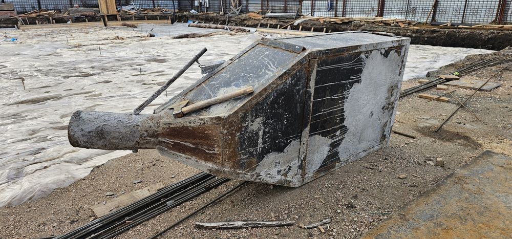 Аренда. Бадья для бетона. Туфля.