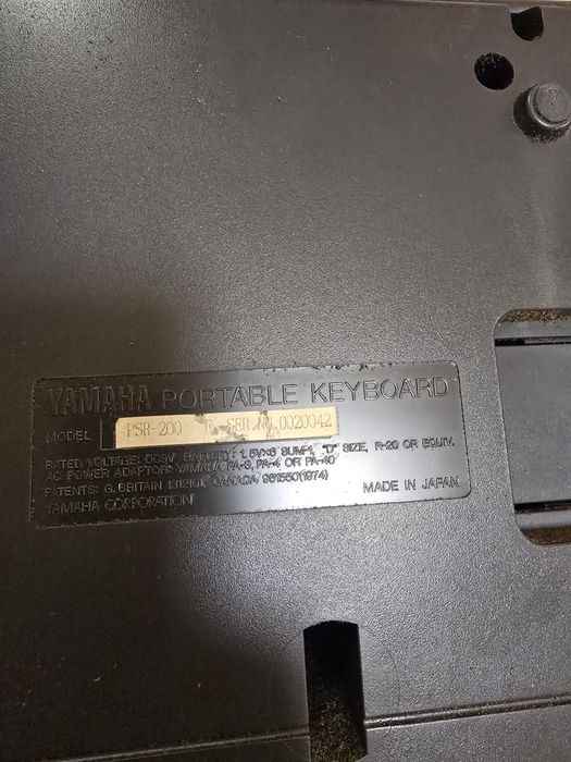 Синтезатор Yamaha PSR200