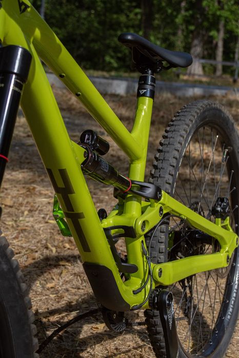 YT Capra Core 1 2023 Marimea L 29”