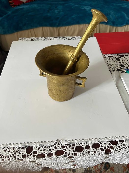 Mojar din bronz si pistil