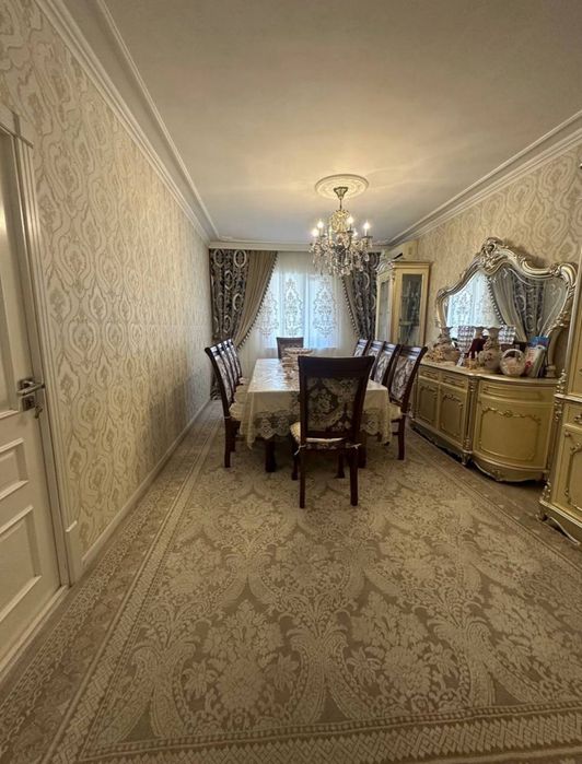 Чиланзар Ц квартал . 4 комнаты.  100 квадратов.