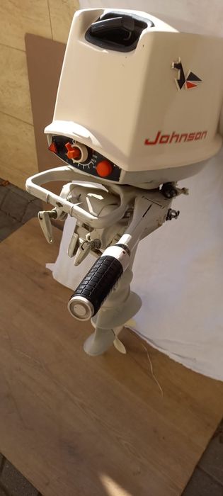 Motor de barca Johnson10