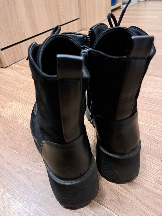 Два чифта дамски боти,естествена кожа и велурени