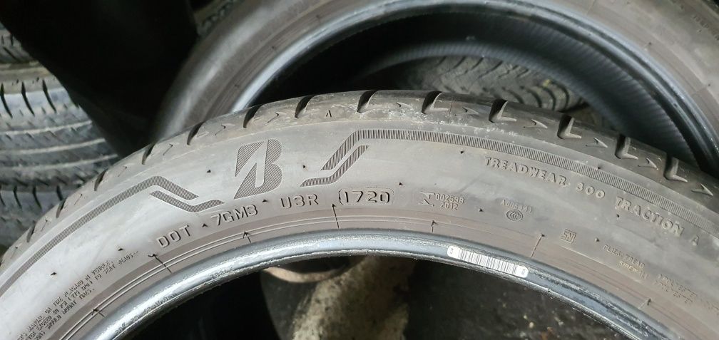 Гуми 2бр 235/45/20 - 1бр  150лв