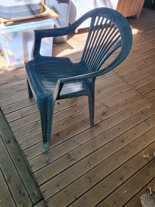 Vand scaune de plastic