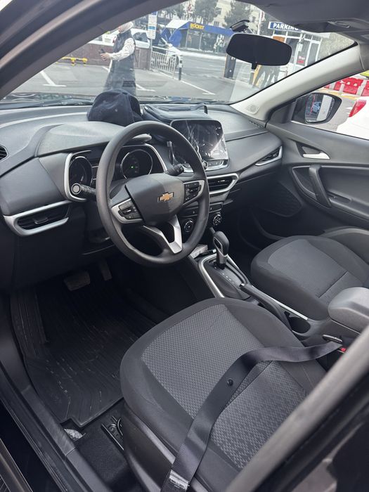 Srochno! Chevrolet Tracker 2025 Probeg 9000km