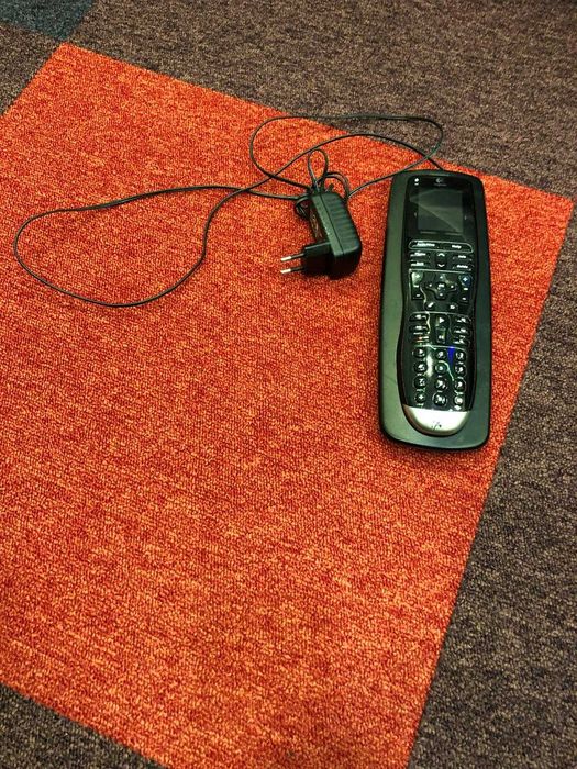 Logitech Harmony One - programabila