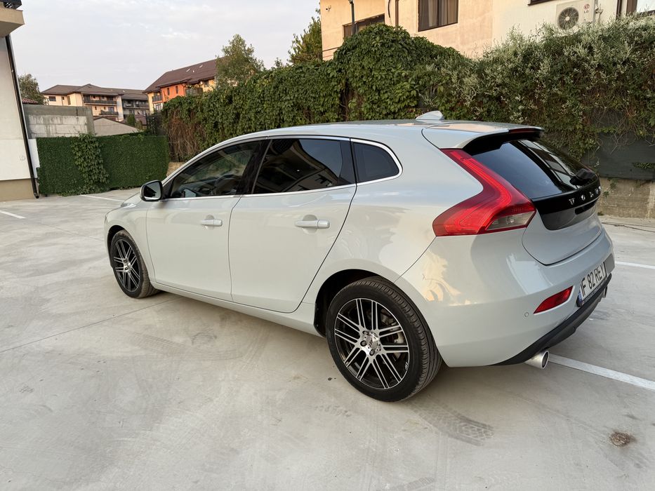 Volvo V40 - 2016