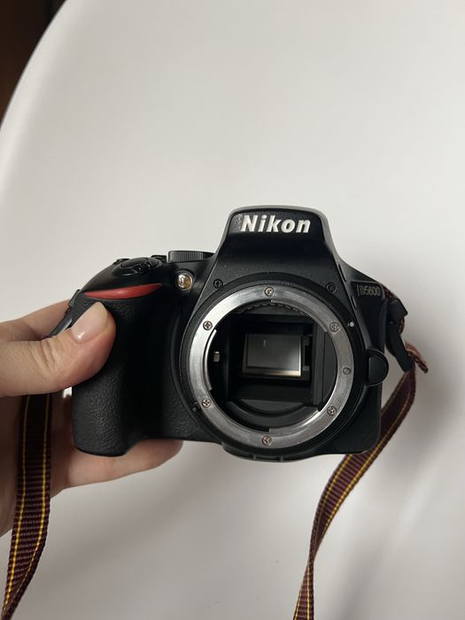 Camera NIKON D5600- cu obiective si accesorii