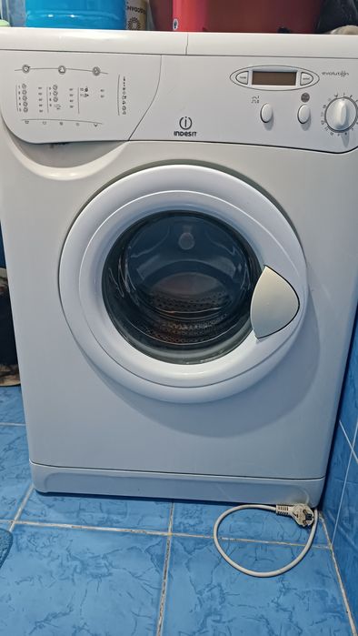 Продам стиральную машину на запчасти